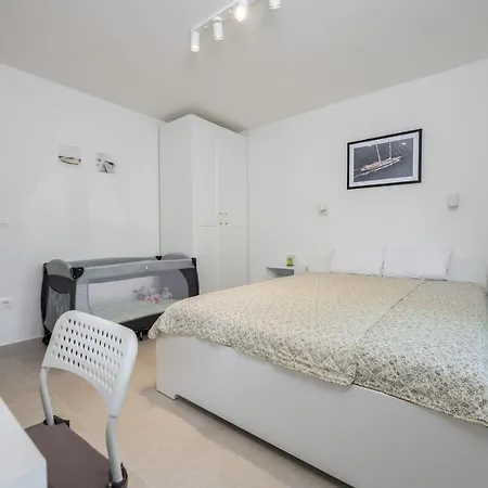 Lipa Korta - Family Apartment In Porec, 850 M To The Sea Exteriér fotografie