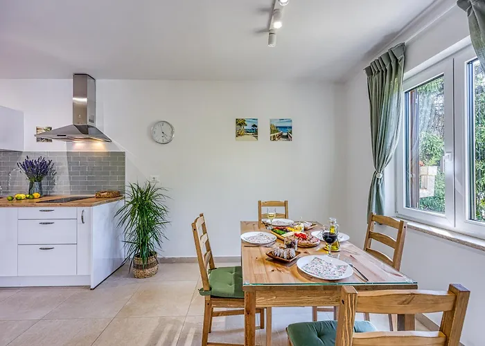 Lipa Korta - Family Apartment In Porec, 850 M To The Sea