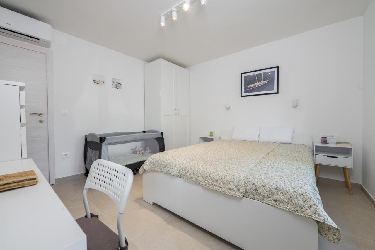 Lipa Korta - Family In Porec, 850 M To The Sea Apartment *