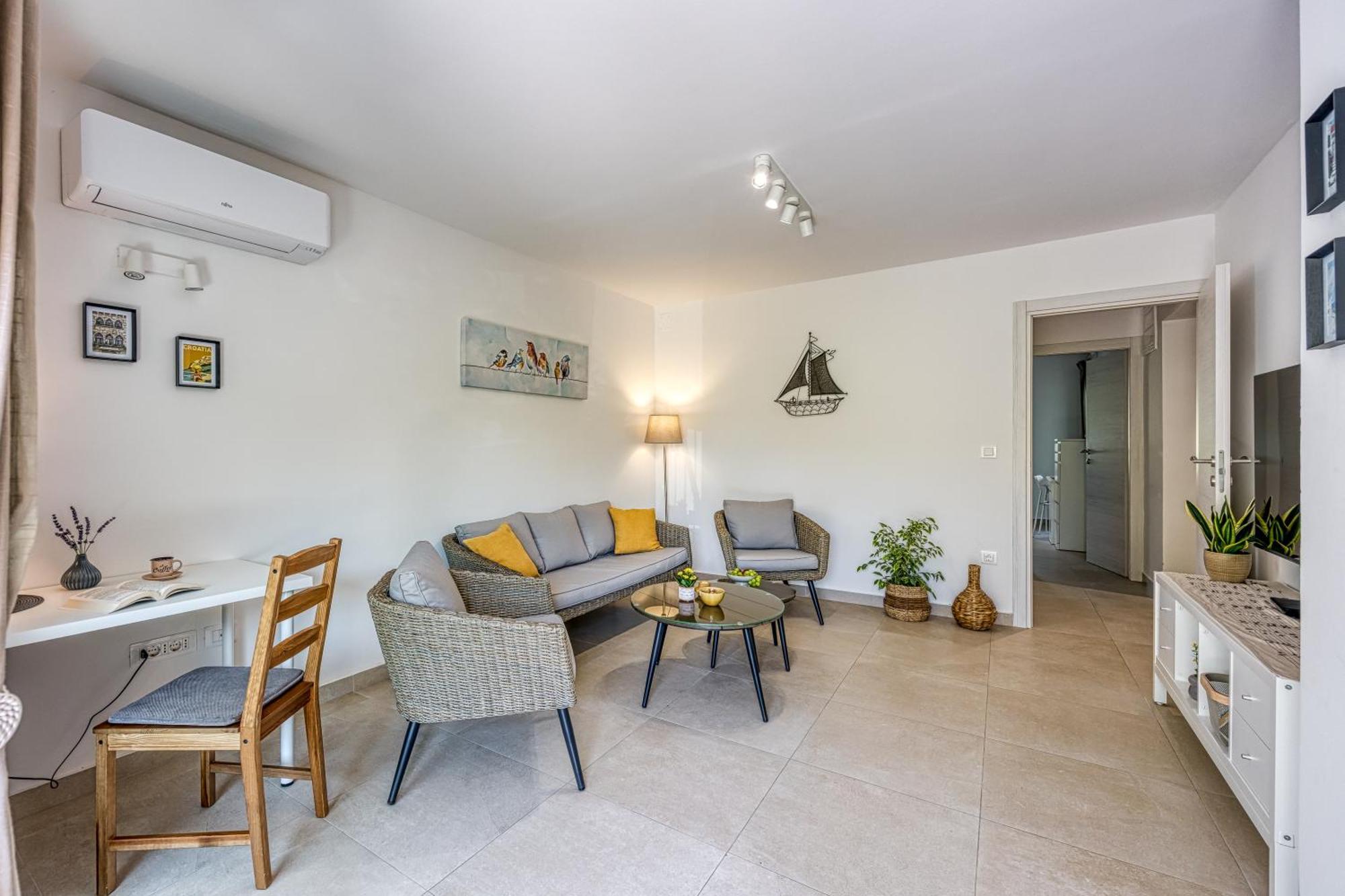 Lipa Korta - Family In Porec, 850 M To The Sea Apartment *